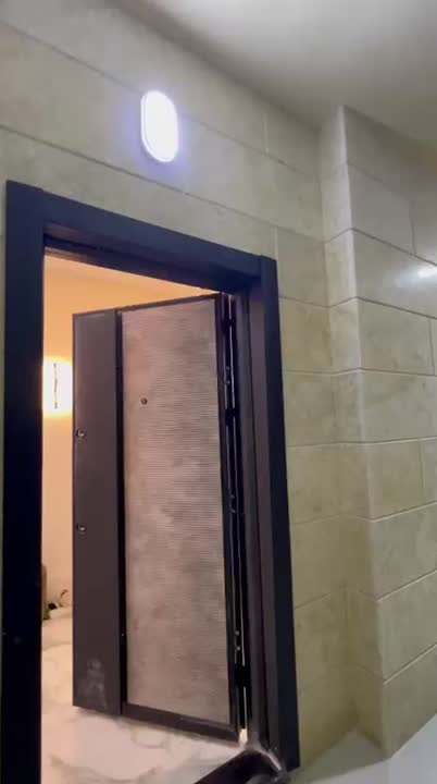 شقة للبيع طابق ثاني مساحة ٢٥٠ متر إطلالة رائعة عل كرنيش وحداق سرمدة  