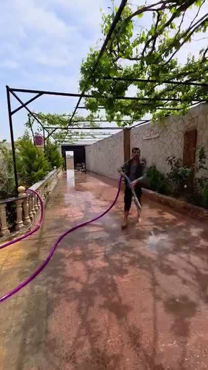 فيلا مميزة للبيع في زبدين، ريف دمشق - 900 م²