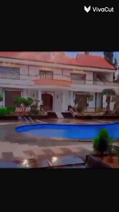 فلل للإيجار في الزهور - 6 غرف نوم بمساحة 500 م²