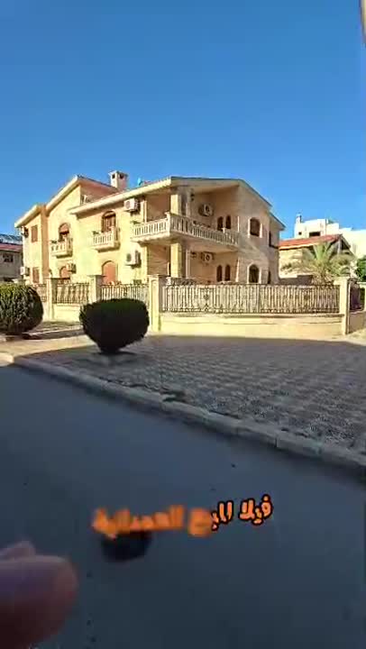 فلا للبيع في الحمدانية بحلب بمساحة 800 م² و5 حمامات