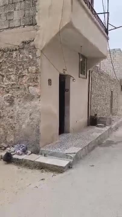 السلام عليكم  بيت عربي للبيع شرقي المساكن هنانو  