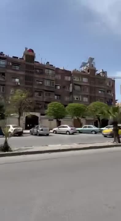 للبيع شقة بموقع مميز بمساكن برزة ع الشارع العام 100متر