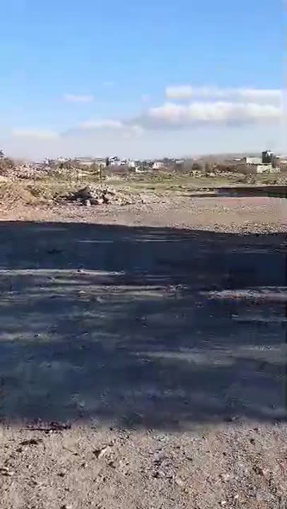 للبيع أرض على أوتستراد الكباس تحت جسر عين ترما، 16000$ القصبة الوحدة