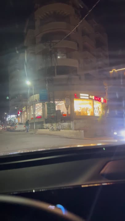  شقة بافخم بناء بالهامة موقع استراتيجي ٧ كم عن ساحة الامويين 