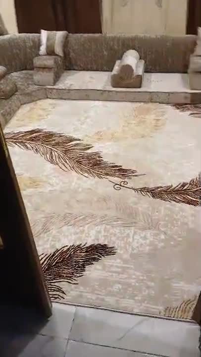 شقة بعقربا عل شارع لعام طريق مطار