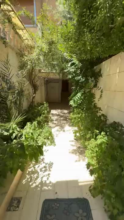 شقة 3 غرف للإيجار بالمزة مع مسبح بـ200$ يومياً
