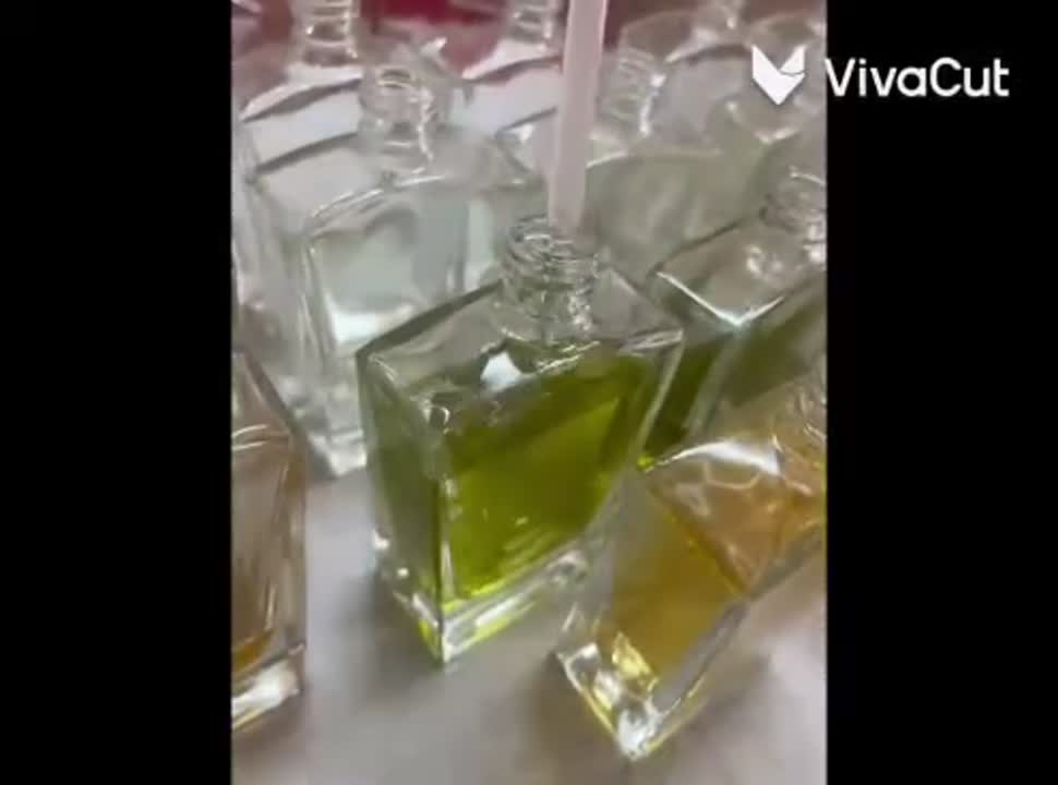 عطور فاخرة بأسعار تبدأ من 50 ألف ل.س في المالكي، دمشق