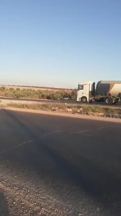 ارض زراعية يوجد دار سكنية طابقين نظام دوبليكس بئر مي وشجر زيتون