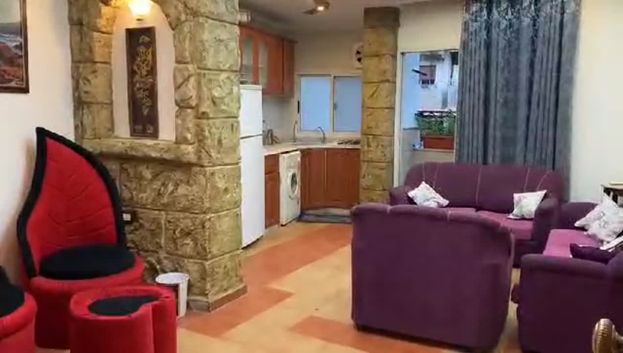  منطقة تجارة طابق اول غرفتين نوم صالون  كامل عدا مكيف ع كهرباء 