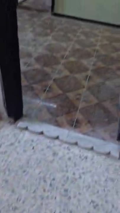 شقة 3 غرف بطريق حلب مع نظام طاقة شمسية بسعر 45000$