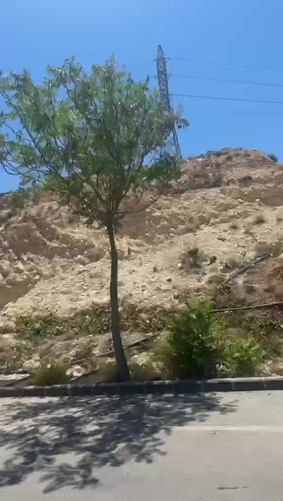 ثلاث أراضي في منطقة توسع مشروع دمر خلف مشفى حمشو و على طريق اتوستراد