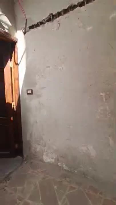 للبيع شقه ريف دمشق عين ترما غرفتين صالون