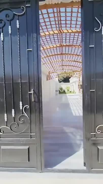 للبيع فيلا طريق المطار مليحة جانب مجمع الحمزة