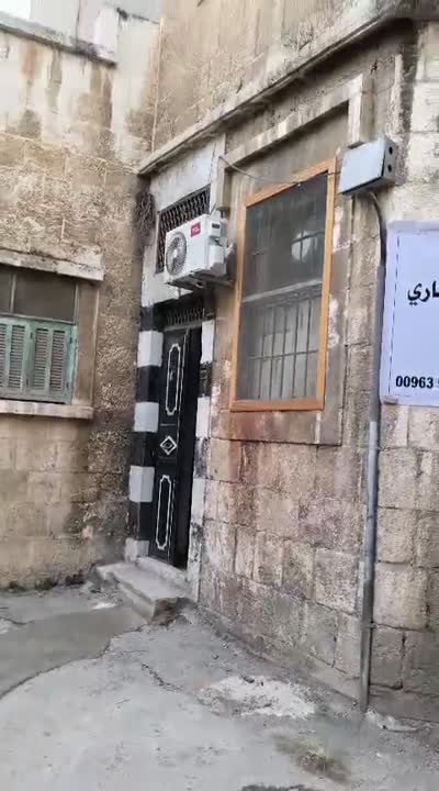 مبنى سكني طابقين للبيع بجوار جامع الأحدب في حماة