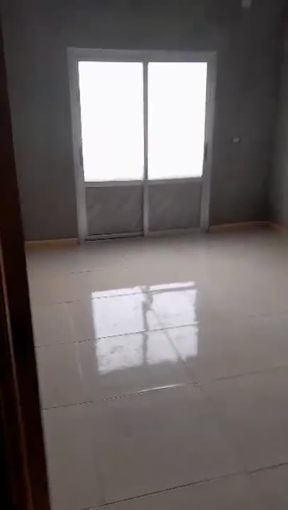 للليع شقة سكنية على طريق حماه حمص 2400 سهم 