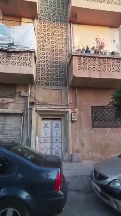 للبيع بيت عربي من ثلاث طوابق ودكان مساحة ١١٧ متر