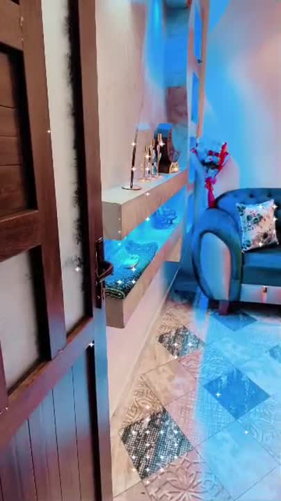 للبيع شقة طابق ثاني اتجاه القبلة اكساء ملكي بشارع الرابطة الرئيسي 