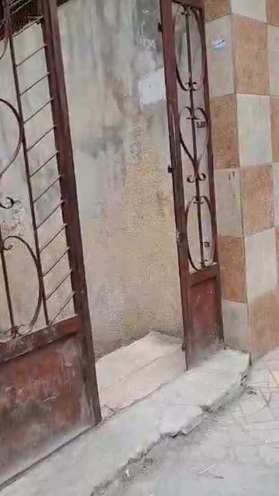 للبيع بيت من المالك بسيف الدوله مساحتو 180متر