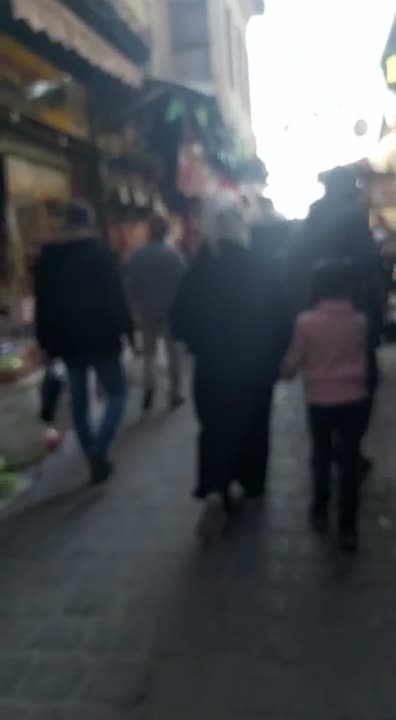 شقة ارضية بباب الجابية  خلف حلويات نبيل نفيسه سابقا مباشرة