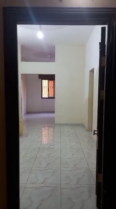 شقة للبيع باشرفية الوادي حي السلام 90م