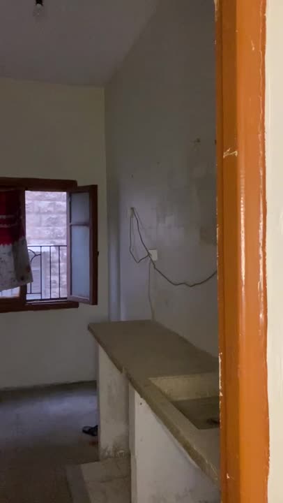 للبيع منزل بسيف الدولة طابق تاني أمامي اربع غرف وصالون طابو أخضر 
