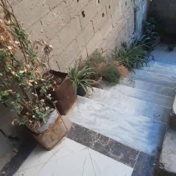 للبيع شقة 3غرف صالون  عشارع رئيسي طابق رابع مطبخ امريكي واجهة 