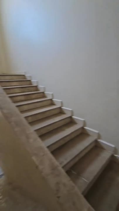 للبيع شقة محافظة حمص حيي القصور شارع الميماس الرئيسي 