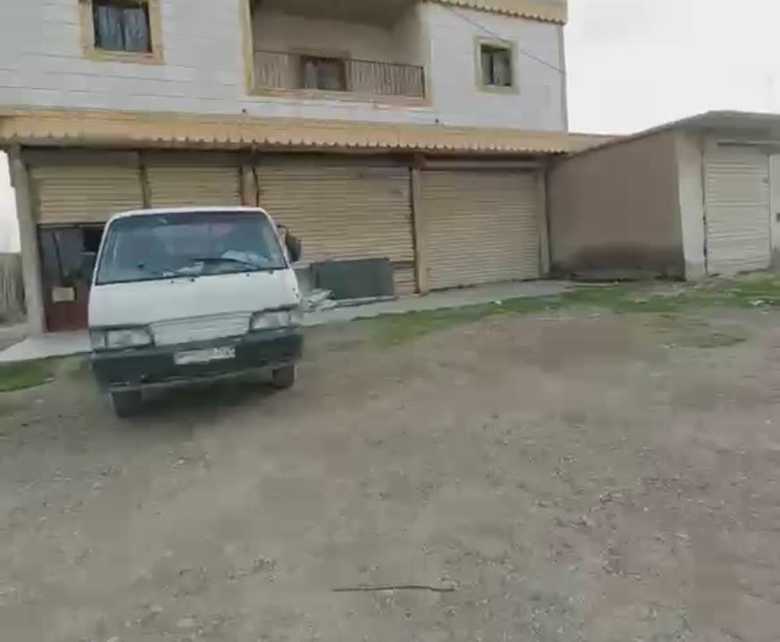 للبيع شقه ٣غرف+٣محلات